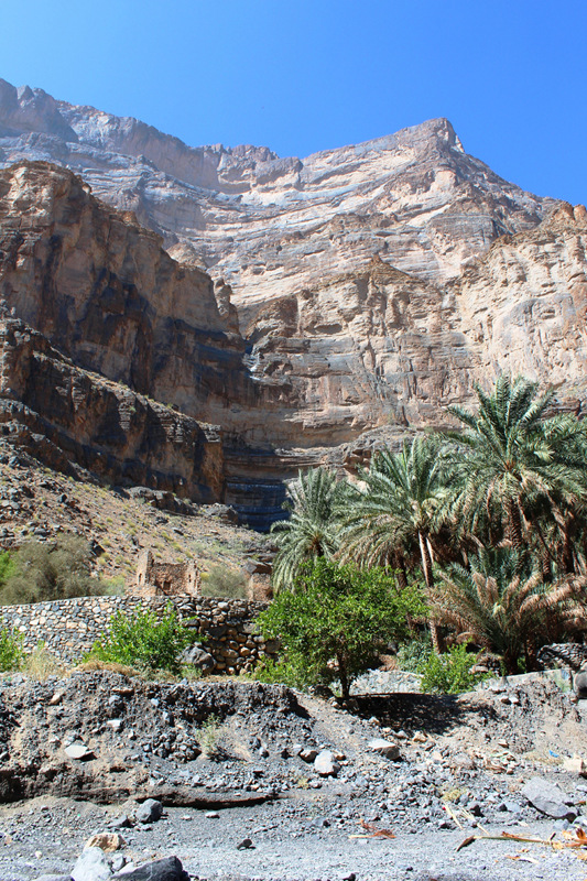 oman-reise-wadi-grand-canyon-dorf