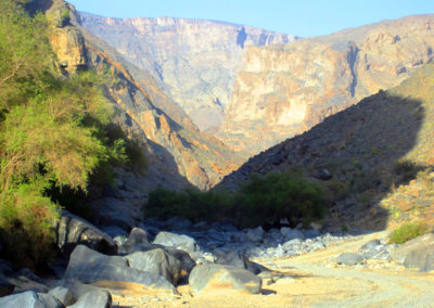 oman-tanuf-ruinen-tour-wadi